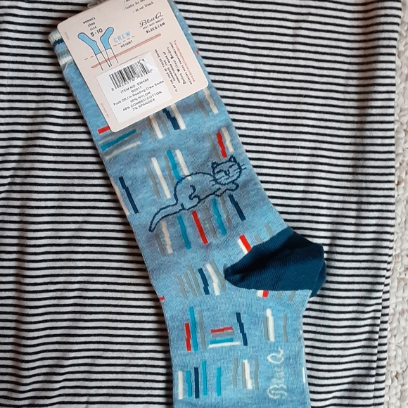 Fun socks& striped tank bundle - Picture 3 of 3